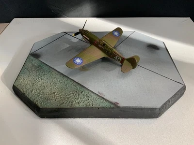 P-40B Warhawk AVG Flying Tigers 1/72 比例压铸模型 Forces of Valor 二手状况完好 — 第 1/4 张图片