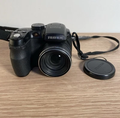 Fujifilm FinePix S1000fd 10.0MP Digital Bridge Camera 12x Optical Zoom - Tested - Image 1 of 4