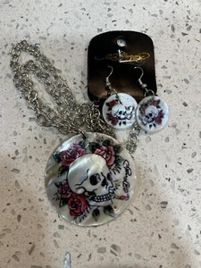 ED HARDY SKULL SHELL NECKLACE EARRINGS SET BRAND NEW Y2K TATTOO ART - Picture 1 of 3