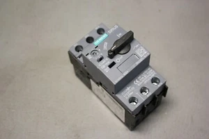 INTERRUTTORE SIEMENS SIRIUS 3RV2021-1KA10 MAI USATO - Foto 1 di 4