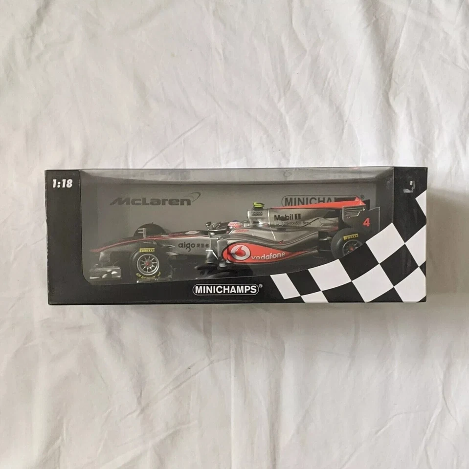 Vodafone Mclaren Mercedes F1 Car MP4-26 - Jenson Button 2011 Minichamps 1:18 - Image 1 of 1