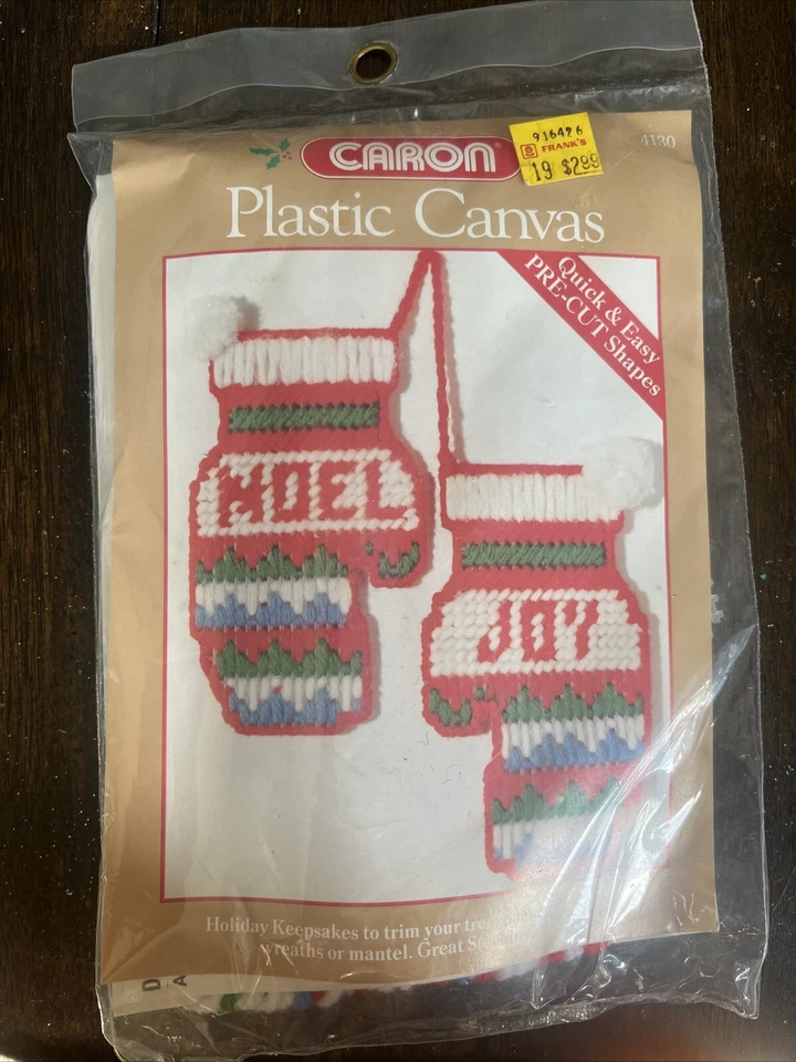 Caron Plastic Canvas 4130 Holiday Mittens VTG new Stock Yarn Stitch - Изображение 1 из 3