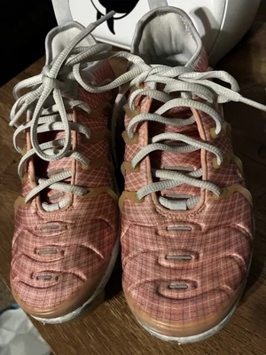 Nike Air Vapormax плюс «Отбеленный коралл» AO4550-603 женский размер 6,5y EUC без коробки - Изображение 1 из 4