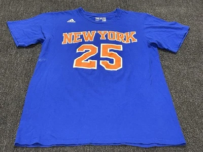 Camiseta de los New York Knicks para hombre azul medio NBA rosa # 25 The Go To Tee Adidas Foto 1 de 4