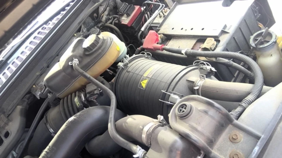 Purificador de aire 6,0 L diésel para camioneta Ford F250SD 05-07 5183563 Foto 1 de 1