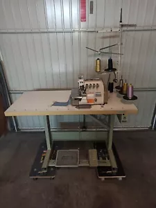 Industrie Overlocknähmaschine Jack 798D. 5 Faden - Bild 1 von 10