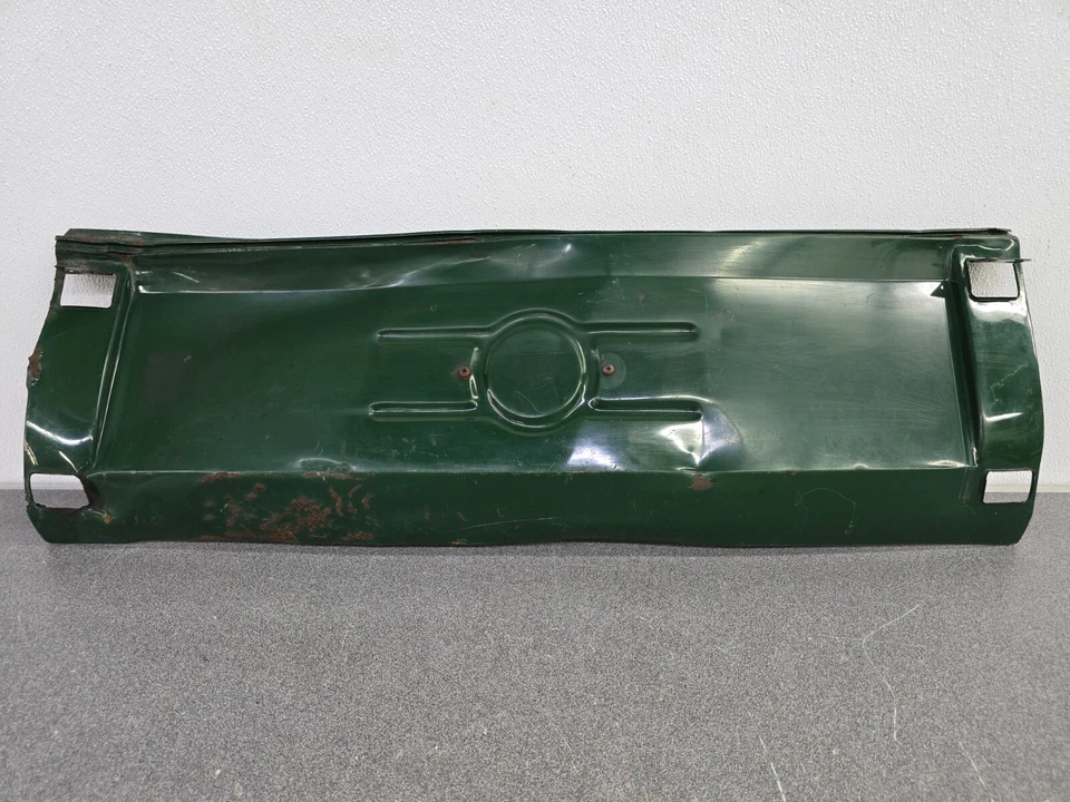 USED ORIGINAL PORSCHE 911 912 SWB LWB REAR BUMPER CENTER PANEL W DENTS GREEN #7 — 第 1/4 张图片