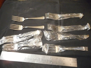 8 New Oneida Distinction salad forks no wings glossy  - Picture 1 of 6