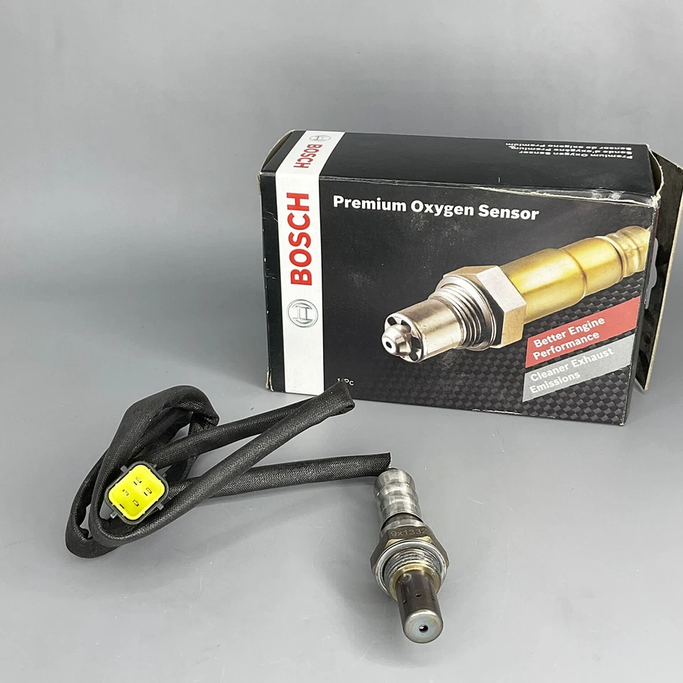 BOSCH GENUINE OXYGEN SENSOR Downstream For 2010-2012 Mazda CX-7 L4 2.5L 18040 - Image 1 of 4