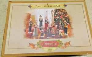 Grandeur Noel Porcelain 12 Pc. Choir Set in Original Box & Shipping Shell - Picture 1 of 6