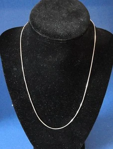 Sterling Silver - Petite 18 Inch Box Chain - Imagen 1 de 4