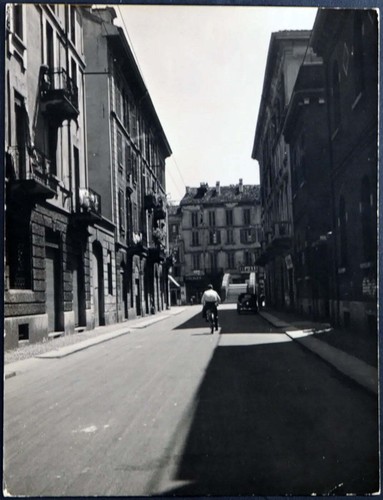 Foto 1 di 2