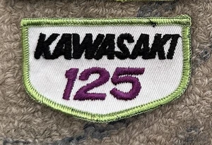 Parche bordado vintage NOS Kawasaki “125” años 80 motocicleta nuevo sin usar - Imagen 1 de 2