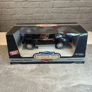 Corvette Sting Ray Ertl 1963 escala 1:18 American Muscle modelo en caja - Imagen 1 de 8