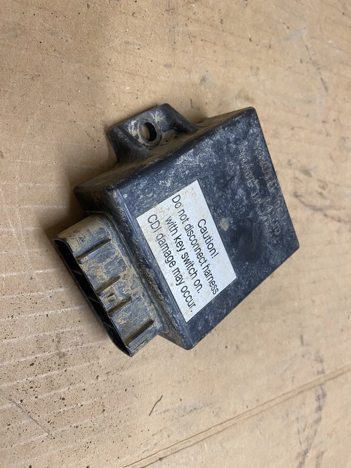 06 Polaris Outlaw 500 IRS caja cdi OEM USADO Foto 1 de 3