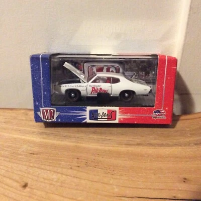 M2 Machines Auto Drags Release 4 1969 Pontiac GTO Pep Boys White Chase NEW - Image 1 of 4