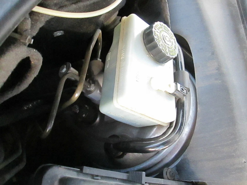 2003 2004 2005 2006 MERCEDES-BENZ W220 S430 S500 BRAKE BOOSTER MASTER CYLINDER - Image 1 of 1