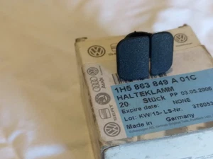SEAT VW CLIP MORSETTO TAPPETINO ISOLANTE COFANO MOTORE NUOVO 1H5863849A PZ. 10 - Picture 1 of 4