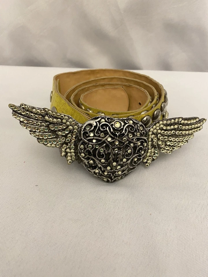 Cinturón de cuero para mujer Leatherrock Hebilla Corazón con Alas Tachonado Amarillo Foto 1 de 4