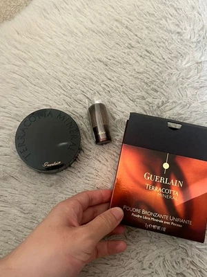 Guerlain Terracotta Mineral Flawless Bronzing Powder with Brush #01 Light ~ New - Image 1 of 3