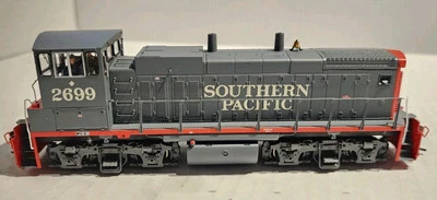 Atlas Master Gold Series HO Scale MP-15DC Loco Southern Pacific #2699 DCC/SOUND  - Image 1 of 4