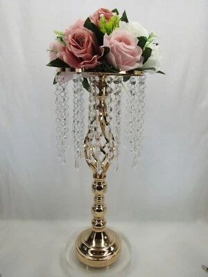 Centro de mesa de flores con candelabro de lujo para bodas, duchas o eventos especiales Foto 1 de 4