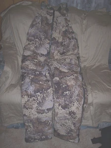 Mens Medium Camo Bib Overalls Insulated Waterproof Hunting Bibs Waterfowl Bibs - Picture 1 of 6