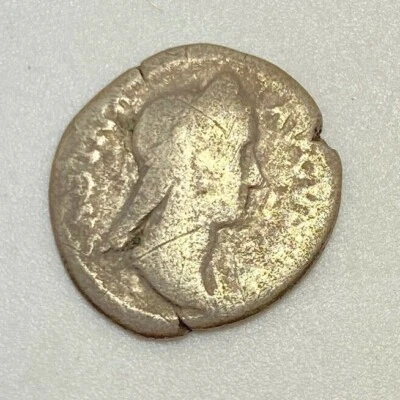 Moneda romana de plata Sabina Emperatriz AR Denario Juno de pie izquierda sosteniendo Patera Foto 1 de 4