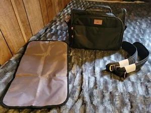 Ju Ju Be Convertible Crossbody/Backpack Diaper Bag - Picture 1 of 12