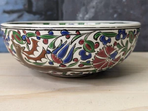 Pequeño cuenco turco pintado a mano firmado rojo verde floral ciervo baratijas joyería - Imagen 1 de 15