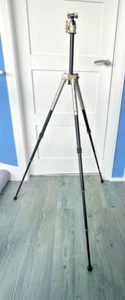 Velbon ULTRA LUX SF lightweight Tripod - Picture 1 of 9