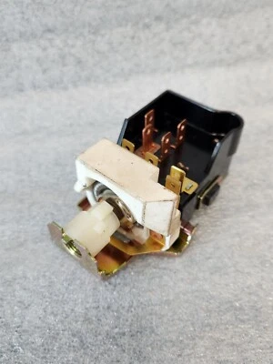 Interruptor de faros Chevy Camaro Pontiac Firebird 1967 1968 1969 NUEVO  Foto 1 de 4