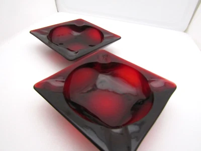 2 Anchor Hocking Glass Ruby Red Glass 4 1/2" Square Ashtrays 4 Slots Each - Image 1 of 4