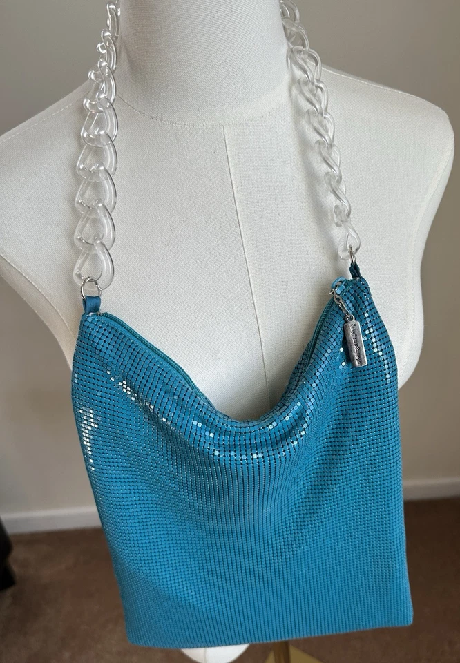 Bolso de malla metálica turquesa Whiting & Davis RARO con correa de cadena de acrílico transparente Foto 1 de 4