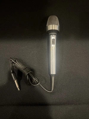 Realistic Microphone Super Cardioid Dynamic with Cable No. 33-992A - Image 1 of 4