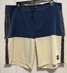 REEF Men’s Size 36 Swim Board Shorts Trunks Navy and Cream Color Block - Picture 1 of 7