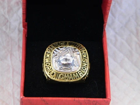 REPLICA WORLD SERIES RING WORLD CHAMPIONS 1960 PITTSBURGH PIRATES B MAZEROWSKI Cover
