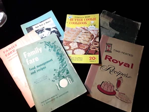 Lot of 6 VINTAGE CookBooks, Includes Pilsbury's Best & Royal Recipes - Bild 1 von 10