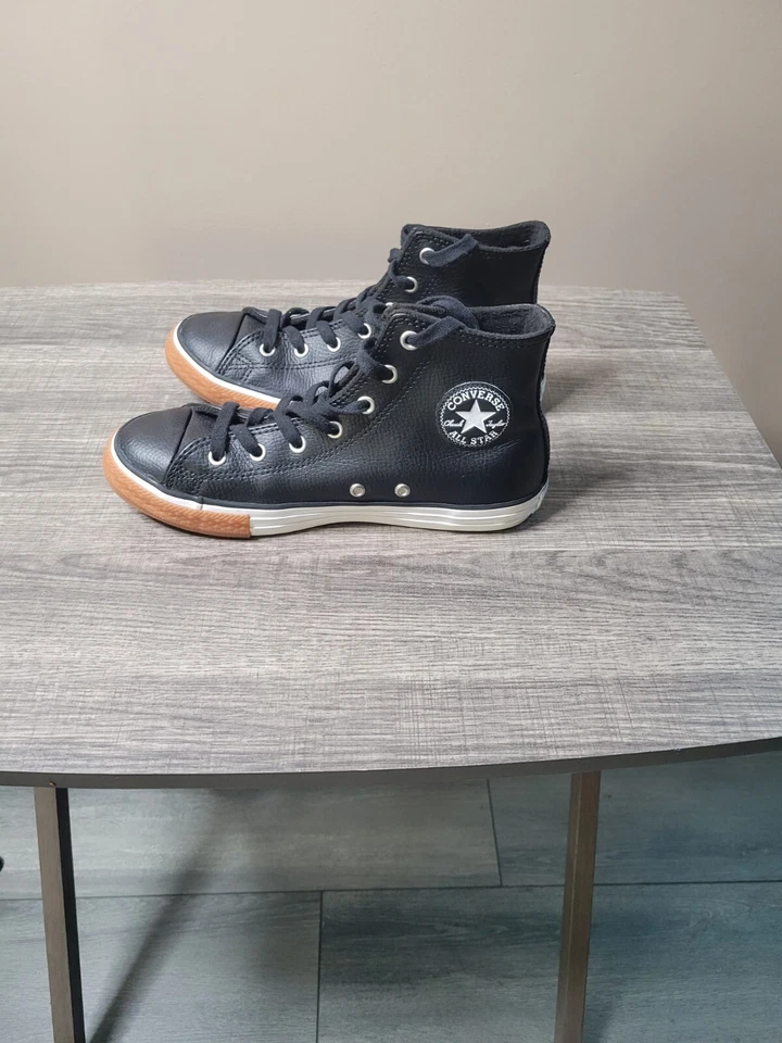 Top alto de cuero negro Chuck Taylor All Star vintage Converse, talla 4 Foto 1 de 4