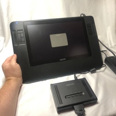 Wacom Cintiq 12WX - DTZ-1200W/G - WATCH VIDEO OF IT WORKING! Free Fast Shipping! - Image 1 of 4