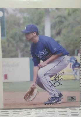 Fotografía autografiada de James Loney de 8" X 10" con certificado de autenticidad Foto 1 de 4