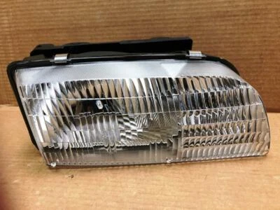 Faro lateral derecho pasajero Buick Skylark 1996-1998 para DEPO GM2503162 Foto 1 de 4