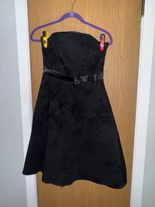 b darlin black dress Strapless Floral Size 9/10 - Picture 1 of 4