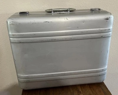 "Maletín de aluminio Zero Centurion Elite Halliburton estuche plateado 21"x 17x 7""" Foto 1 de 4