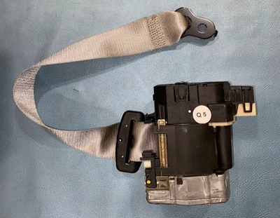 Cinturón de seguridad delantero izquierdo mercedes-benz - 215-860-01-85-05-8g75 - para cl500 y cl55 amg Foto 1 de 4