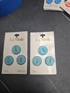 Vintage La Mode Aqua Blue Hole Buttons on Cards 3/4 inch (777) - Picture 1 of 3