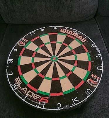Winmau Blade 5 DWIN500-5 Professional Level Bristle Dartboard NEW - Image 1 of 4