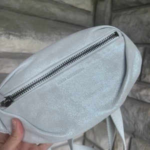 NWT $148 Aimee Kestenberg Milan Leather Fanny Pack Belt Bag Mystic Metallic Blu - Picture 1 of 9