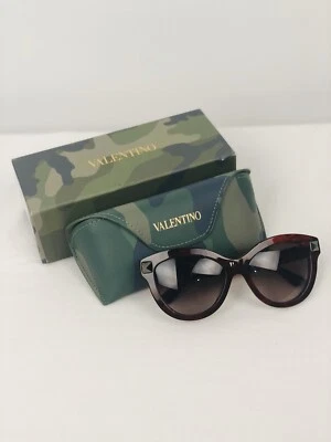Gafas de sol VALENTINO GARAVANI NUEVAS CON ETIQUETAS Ojo de Gato Rockstud Mujeres Marco Rojo Inglés Foto 1 de 4