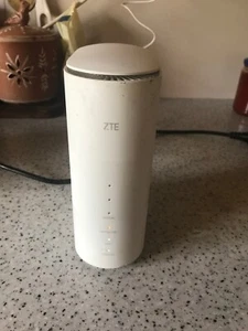 5G ZTE router/modem mc801A faulty, dropping connection, for parts or repair - Foto 1 di 3